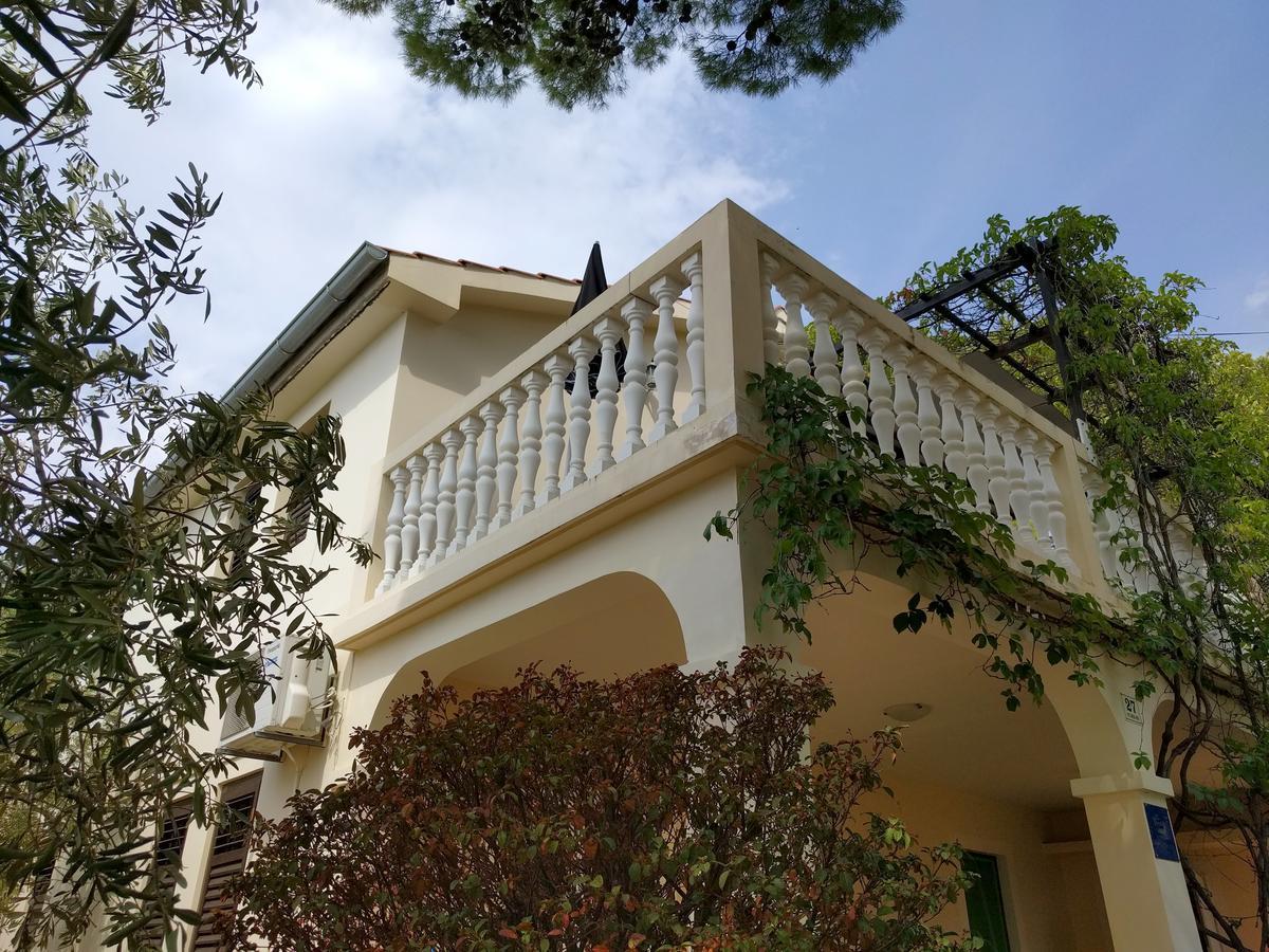 Apartmani Anja Sveta Nedelja  Exterior photo
